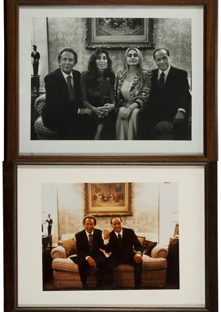 Foto di famiglia: Mike con la moglie Daniela Zuccoli e Silvio Berlusconi con la moglie Veronica Lario. 